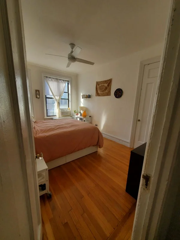 Private room with shared bathroom in Midtown – Utilities included, photo 5