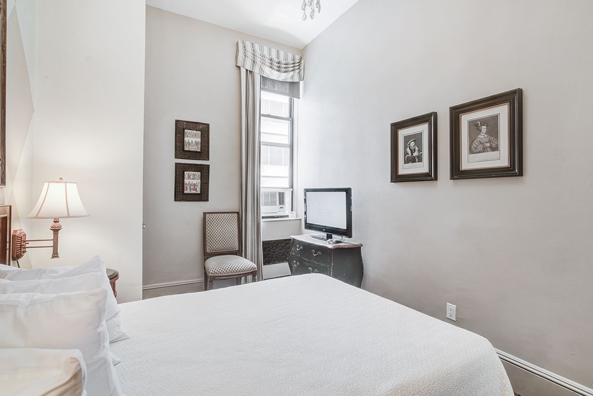 Private room in Midtown East – Furnished, photo 6