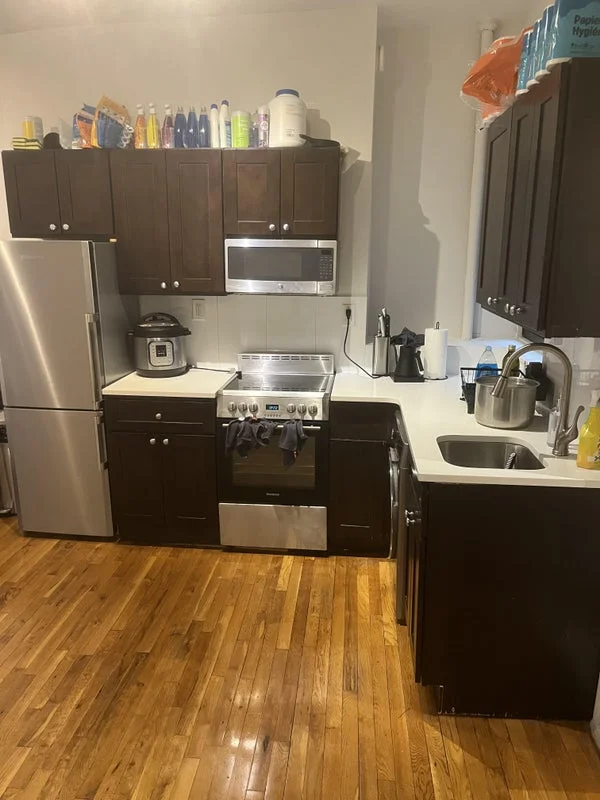 Private room with shared bathroom in Upper East Side – Furnished, photo 6