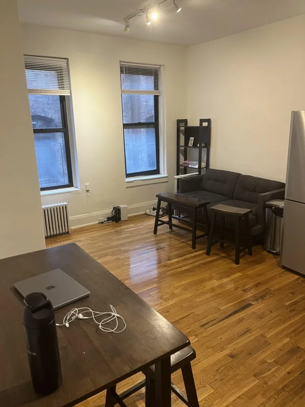 Private room with shared bathroom in Upper East Side – Furnished, photo 7