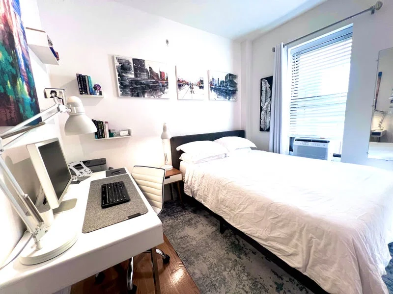 Private room with private bathroom in Upper West Side – Utilities included