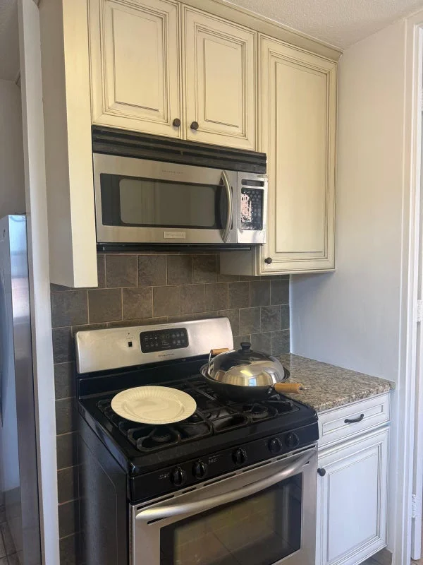 Private room with shared bathroom in Midtown – Utilities included, photo 6