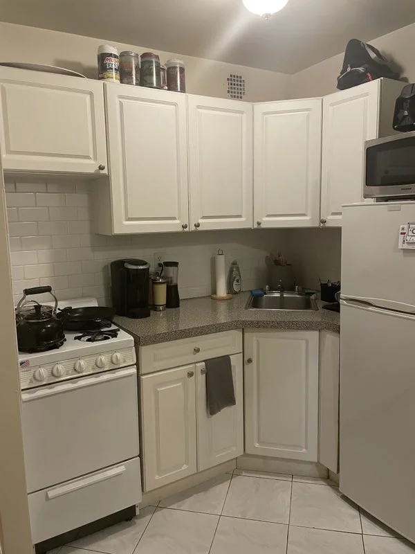Private room with shared bathroom in Upper East Side – Furnished, photo 5