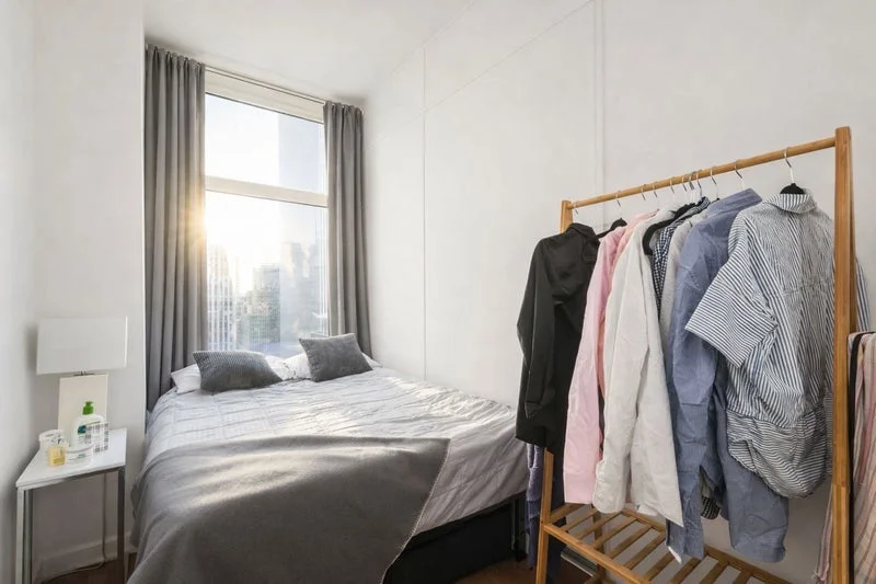 Private room with shared bathroom in Midtown – Furnished, photo 6