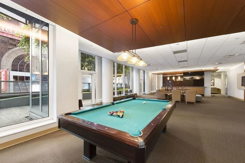 Private room with shared bathroom in Midtown – Furnished, photo 8