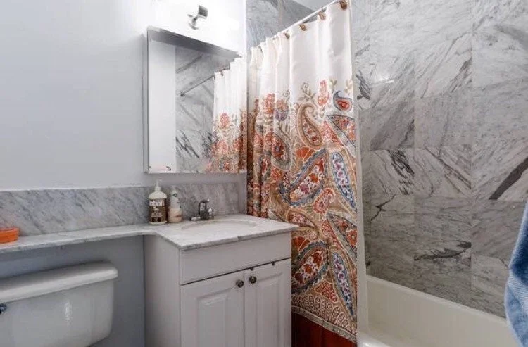 Private room with shared bathroom in Midtown – Furnished, photo 5